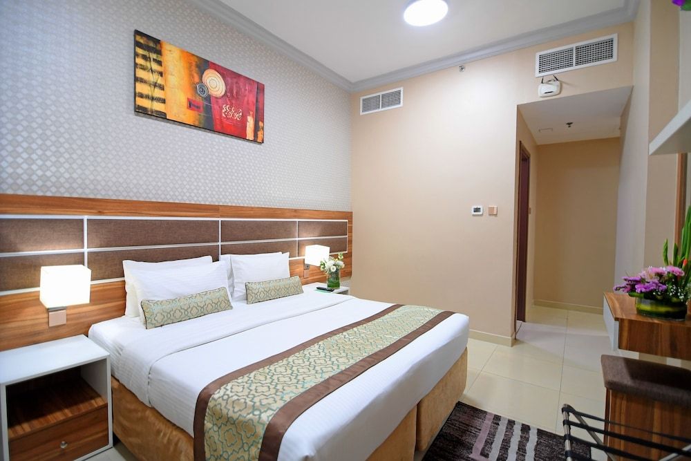 Emirates Stars Hotel Apartments Dubai Deluxe Double Room 6
