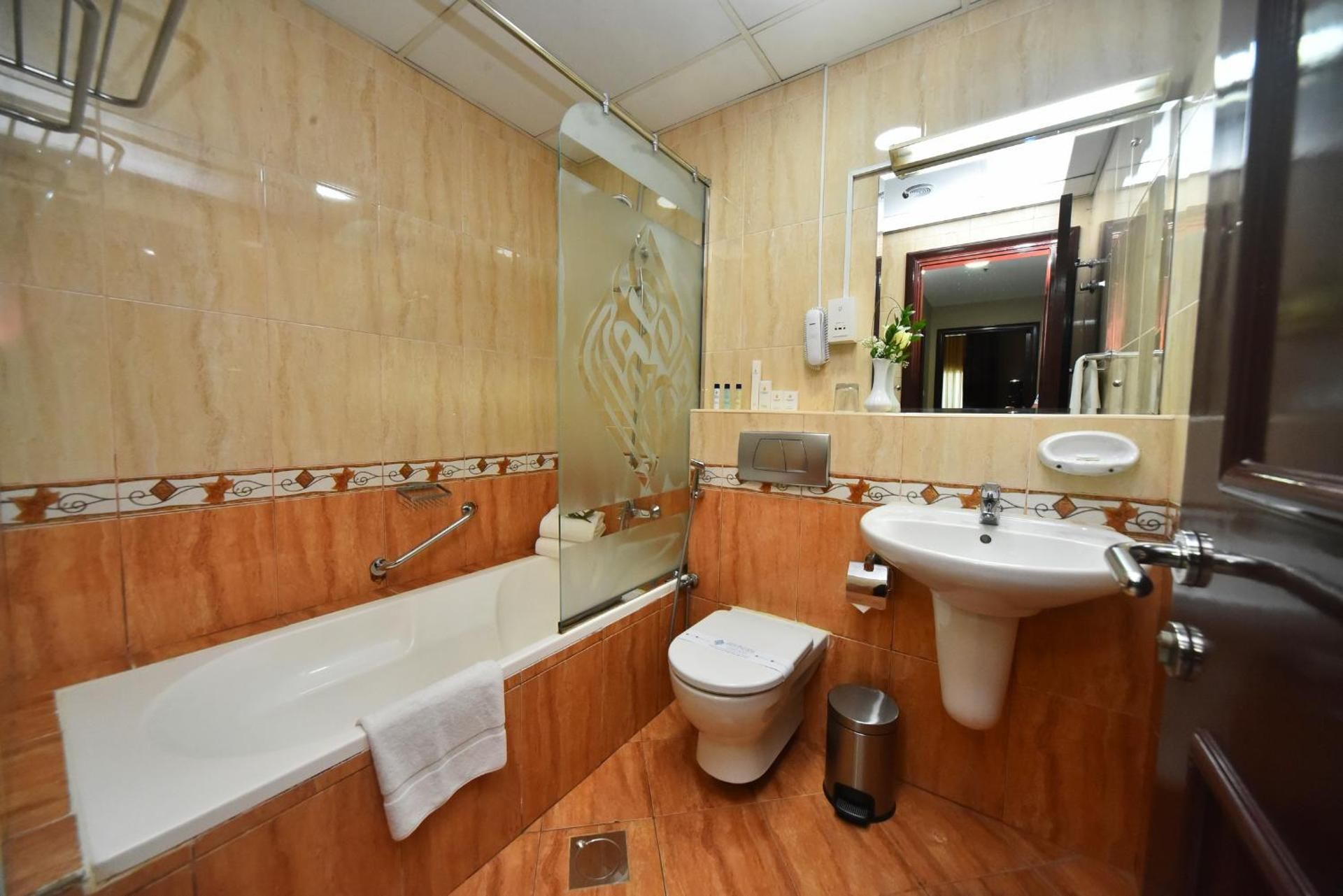 Emirates Stars Hotel Apartments Dubai Deluxe Suite 9
