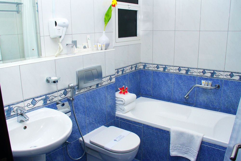 Emirates Stars Hotel Apartments Dubai Deluxe Double Room 20