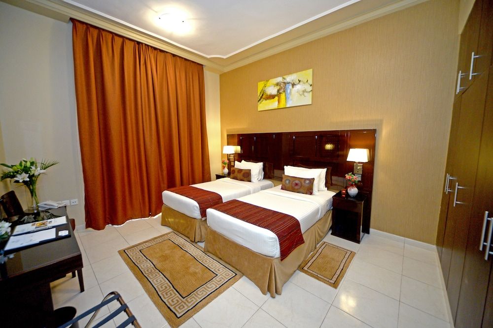 Emirates Stars Hotel Apartments Dubai Deluxe Double Room 7