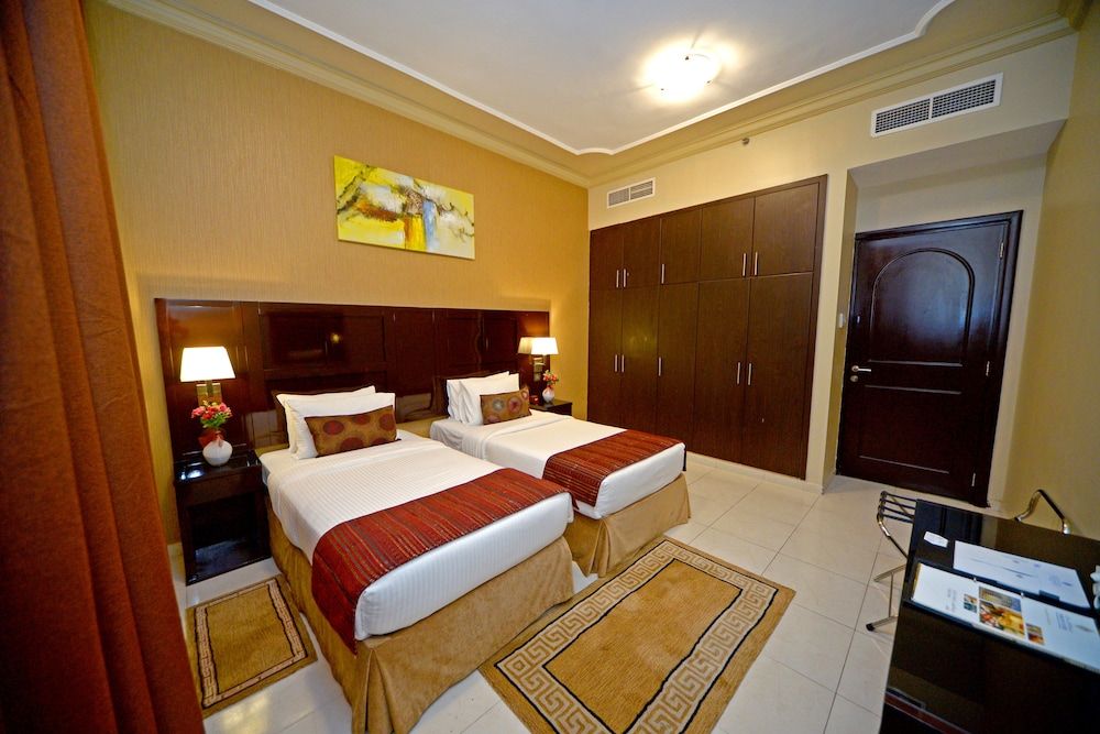 Emirates Stars Hotel Apartments Dubai Deluxe Double Room 5
