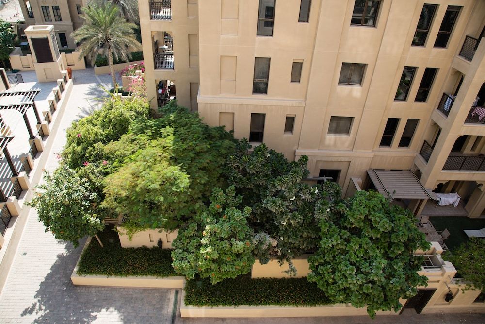 undefined HiGuests - Reehan 1 3