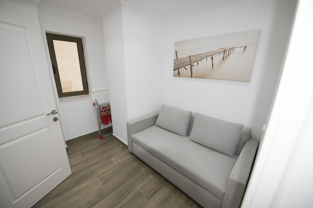 undefined PalmBay @ JBR 4 Bedroom Sea View Apartment 4