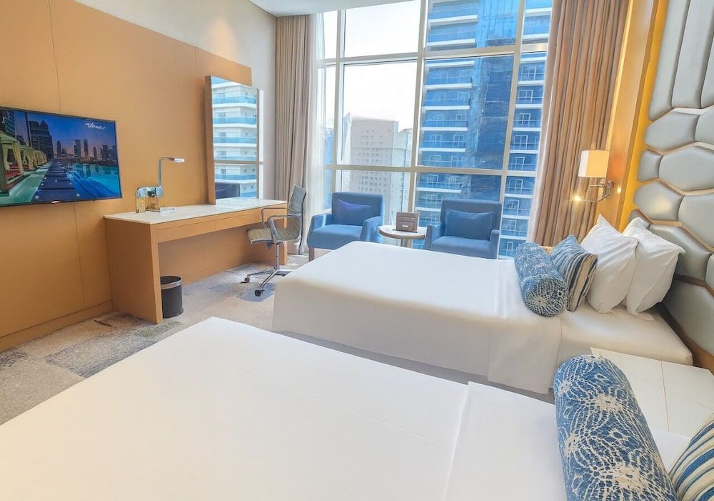 Canal Central Hotel Superior Room Twin, City View with free access to the hotels private beach at Palm - Jumeirah 4