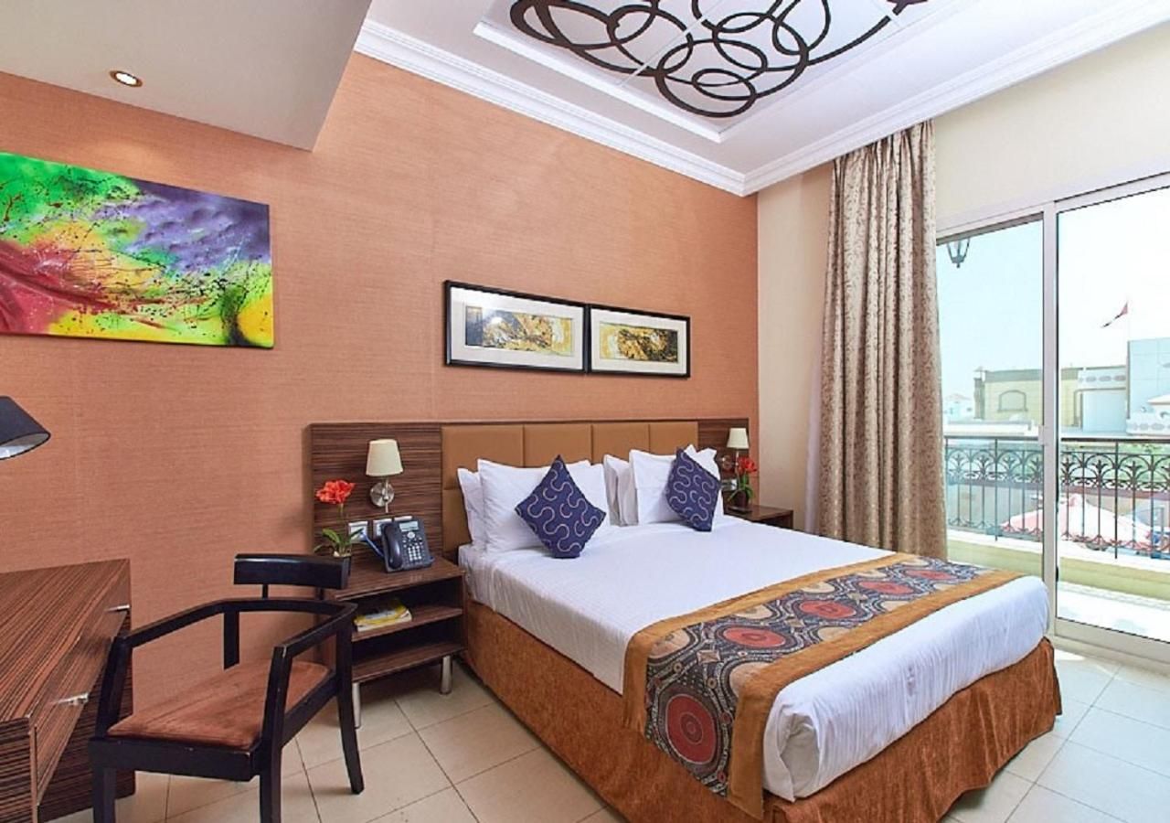 Deluxe Three bedrooms apartment with private beach access