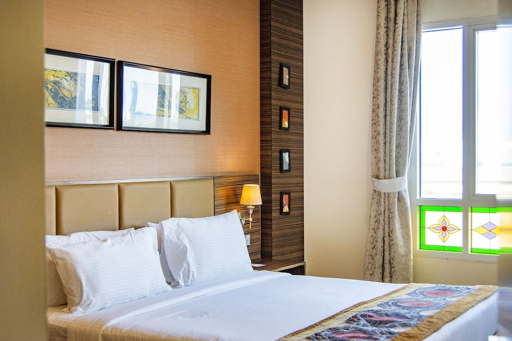 undefined Mughal Suites