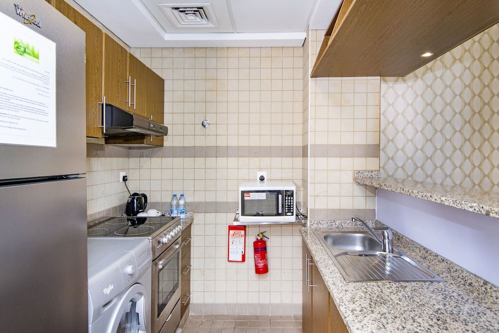 Deluxe One-Bedroom Apartment