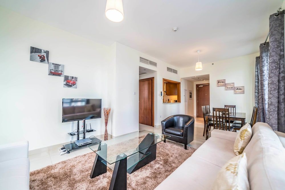 Yanjoon Holiday Homes - Standpoint Tower Deluxe Apartment, 1 Bedroom, City View 6