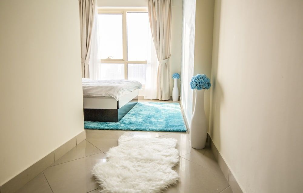 Deluxe Apartment with Lake View