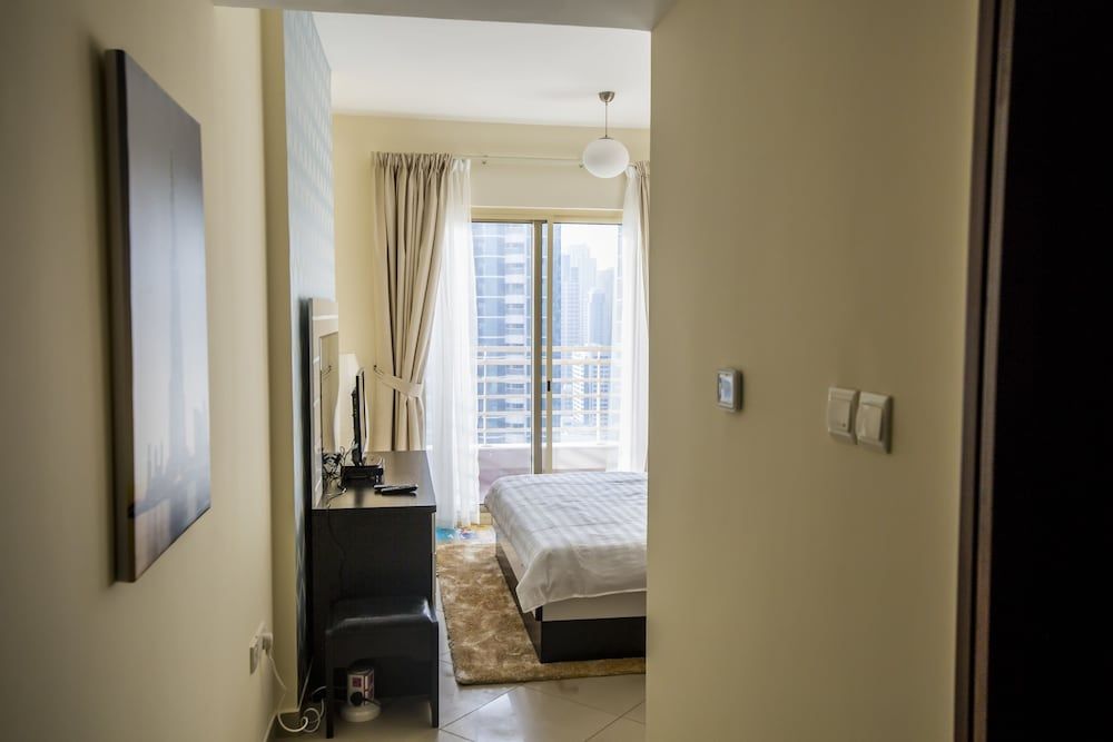 Deluxe Apartment with Lake View