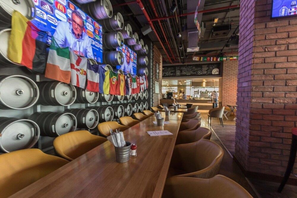 undefined Yanjoon Holiday Homes - Palm Views 7