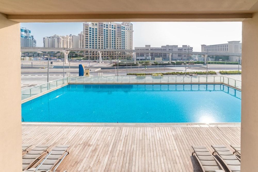 undefined Yanjoon Holiday Homes - Palm Views 5