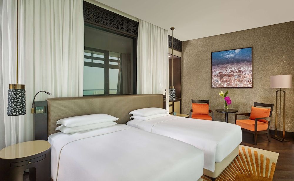 Room, 2 Twin Beds, Balcony (With View, Club Access)