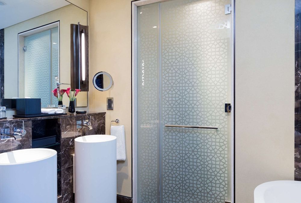 Grand Hyatt Abu Dhabi Hotel And Residences Emirates Pearl Deluxe Room, 1 King Bed, Balcony 5