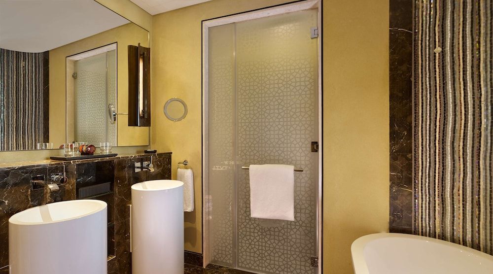 Grand Hyatt Abu Dhabi Hotel And Residences Emirates Pearl Deluxe Room, 1 King Bed, Balcony 8