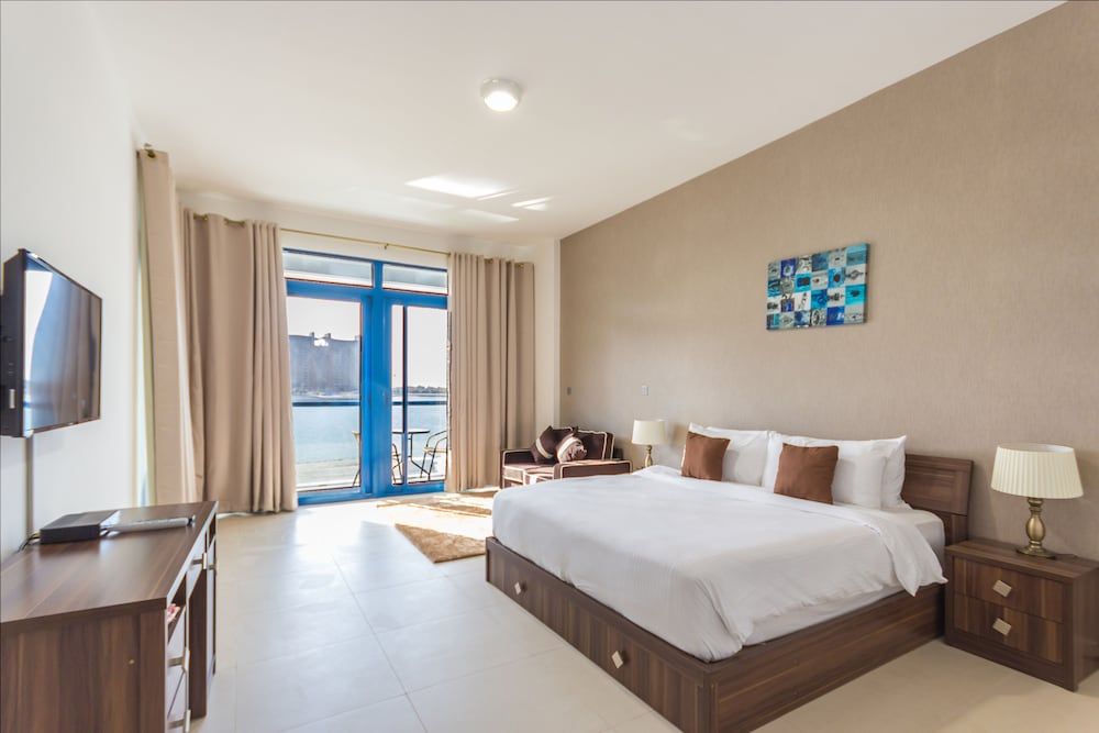 Yanjoon Holiday Homes - Palma Residence Deluxe Villa, 6 Bedrooms, Beach View, Beachfront (West- Villa 17) 2