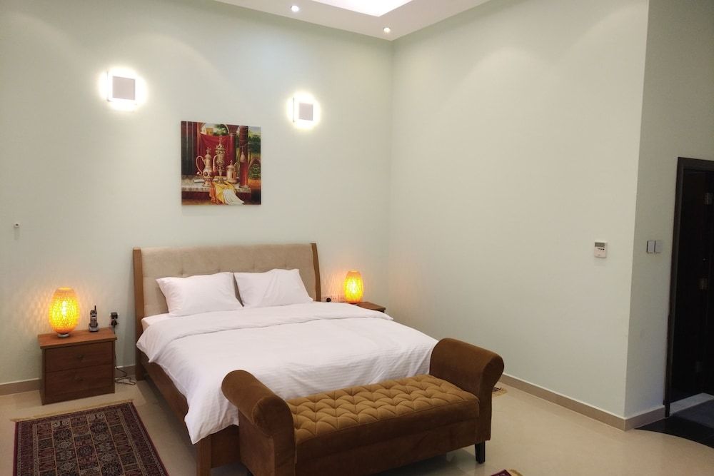 undefined Emirates Hills Lake View Villa