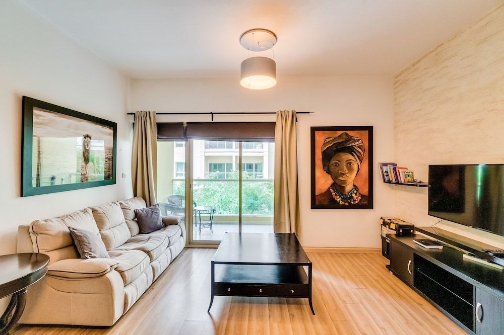 1 Bedroom Apartment Greens Comfort Apartment, 1 Queen Bed, Garden Area 2