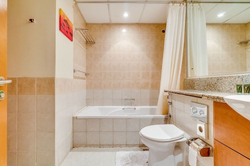 1 Bedroom Apartment Greens Comfort Apartment, 1 Queen Bed, Garden Area 20