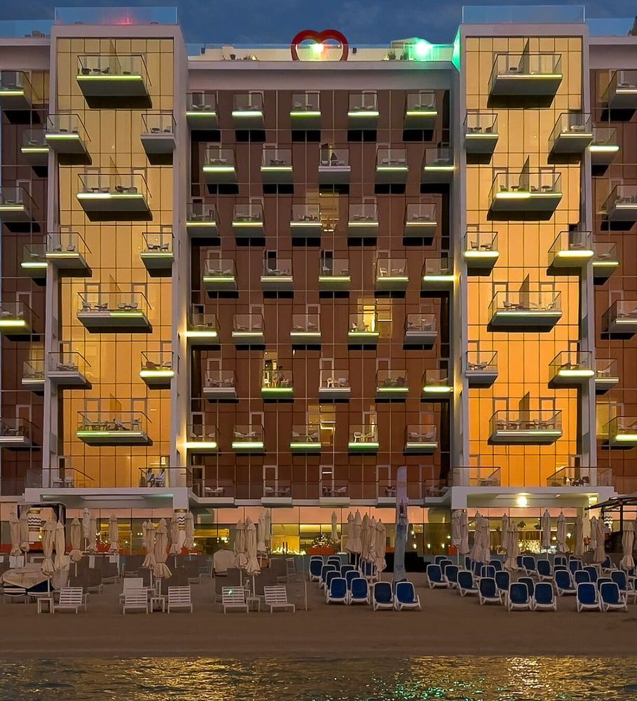 undefined Royal Central Hotel and Resort – The Palm 7