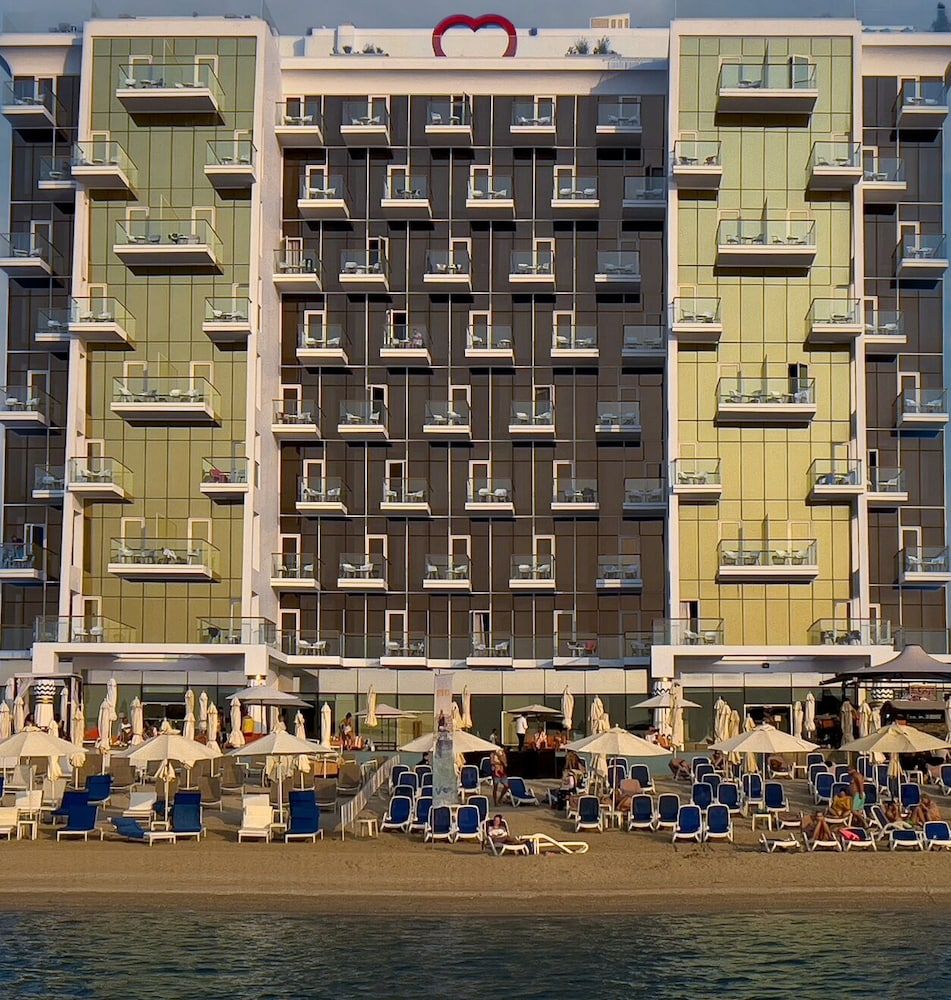 undefined Royal Central Hotel and Resort – The Palm 5