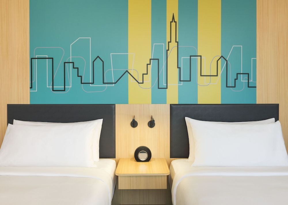 Aloft Dubai Creek Room, 2 Twin Beds