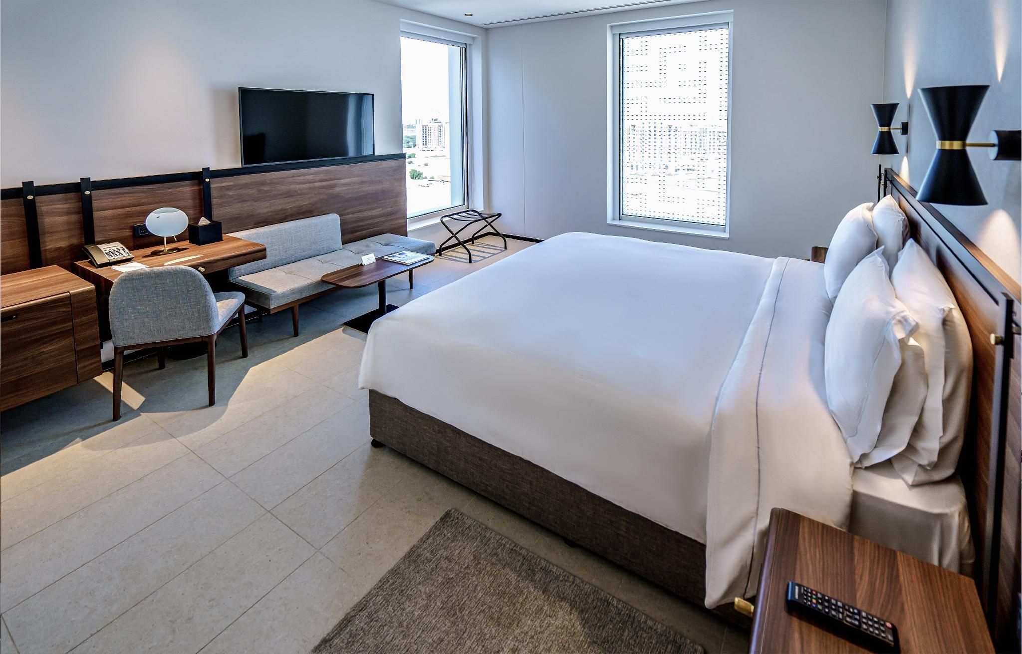 Mega Suite (MI - SUIT)