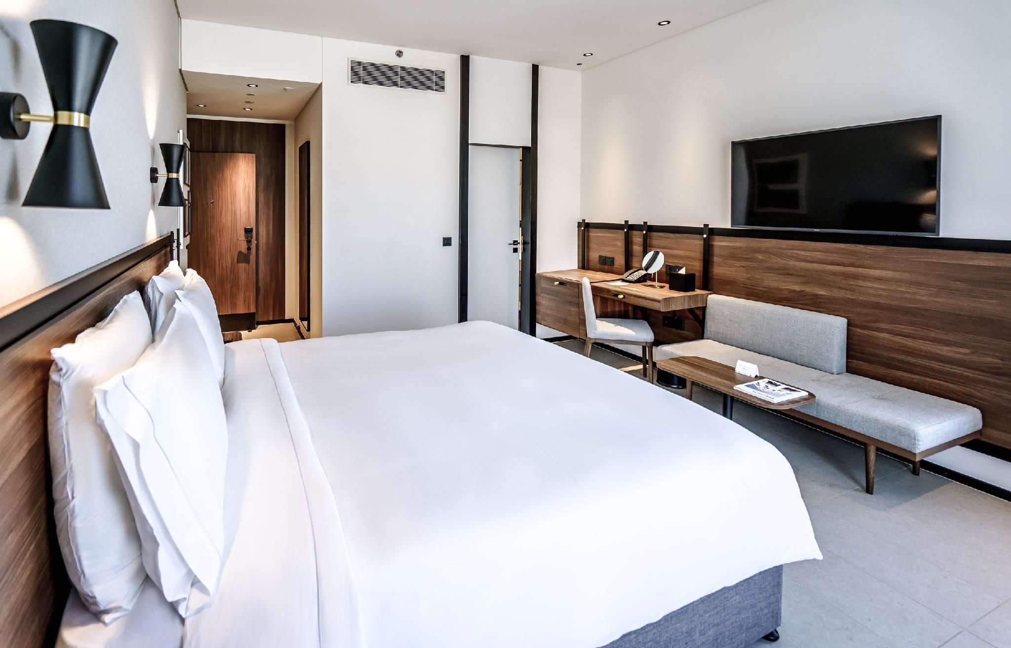 Mega Suite (MI - SUIT)