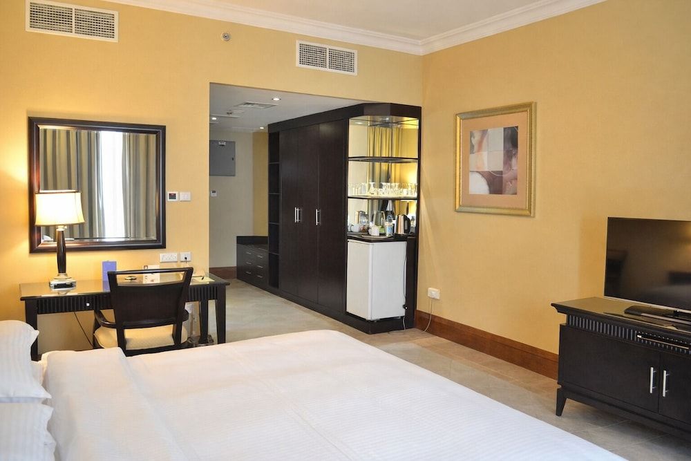 undefined Sheraton Khalidiya Hotel 10