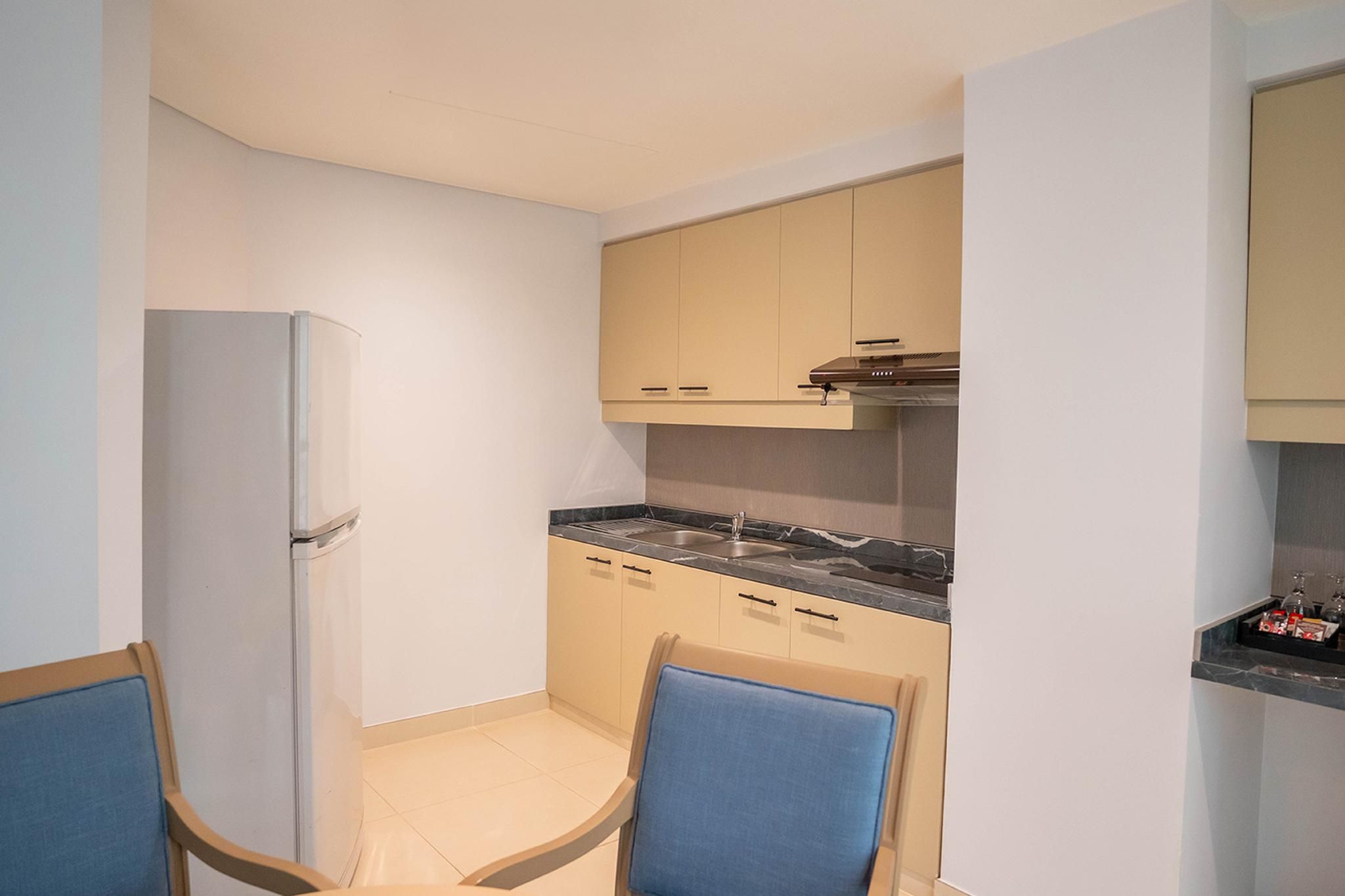 Family Classic One Bedroom Suite City View