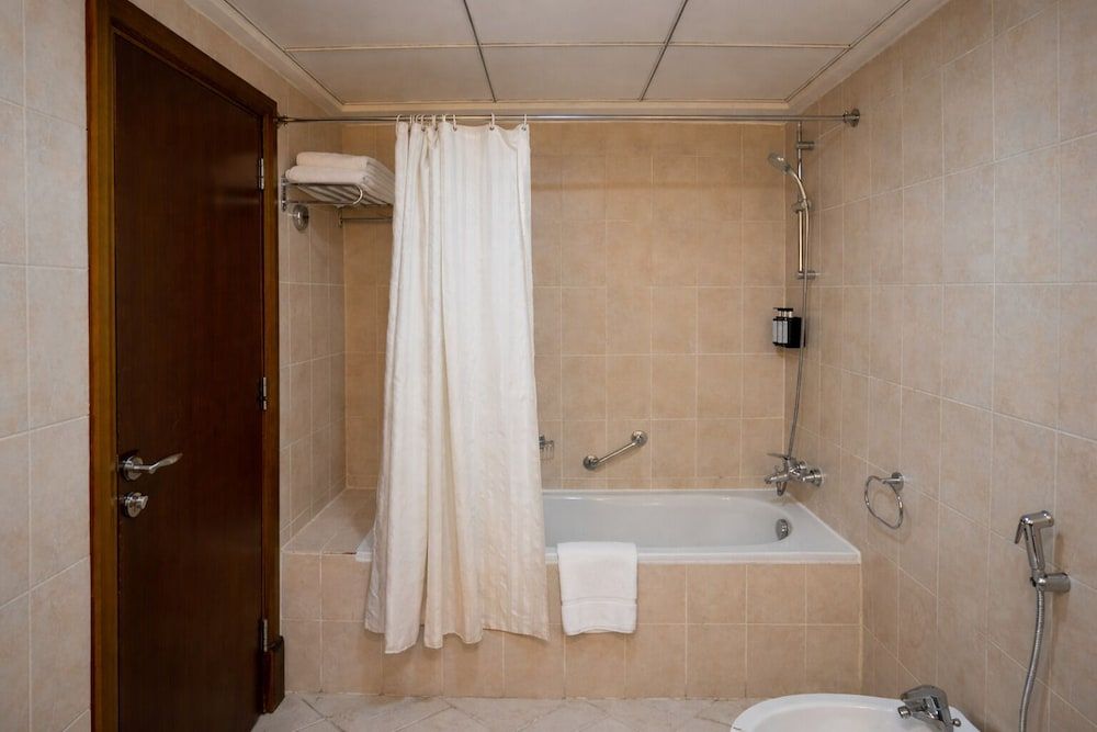 undefined Sheraton Khalidiya Hotel 10