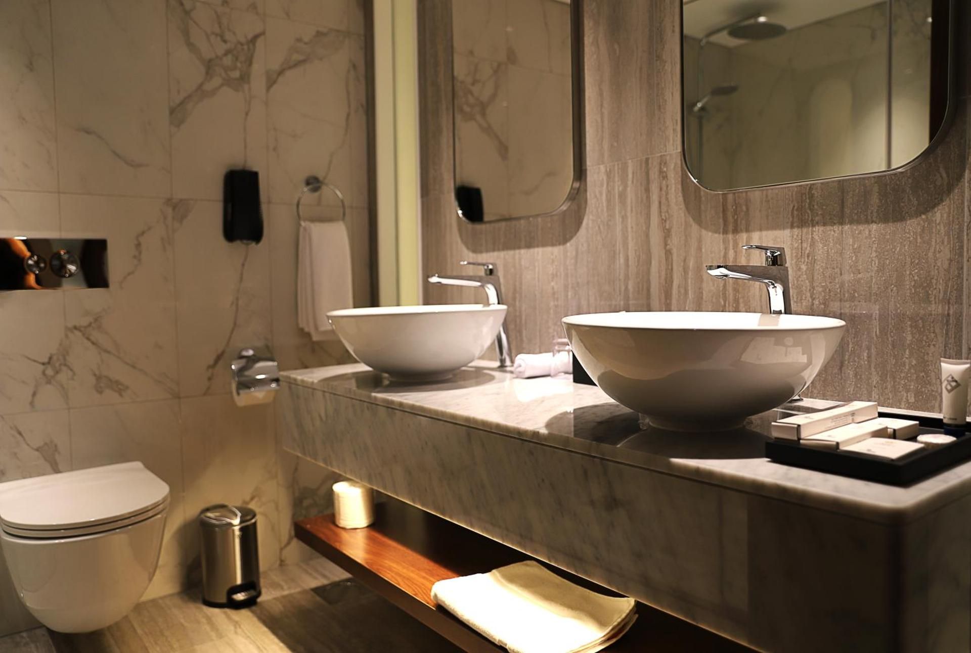 undefined Queen Elizabeth 2 Hotel by Accor 10