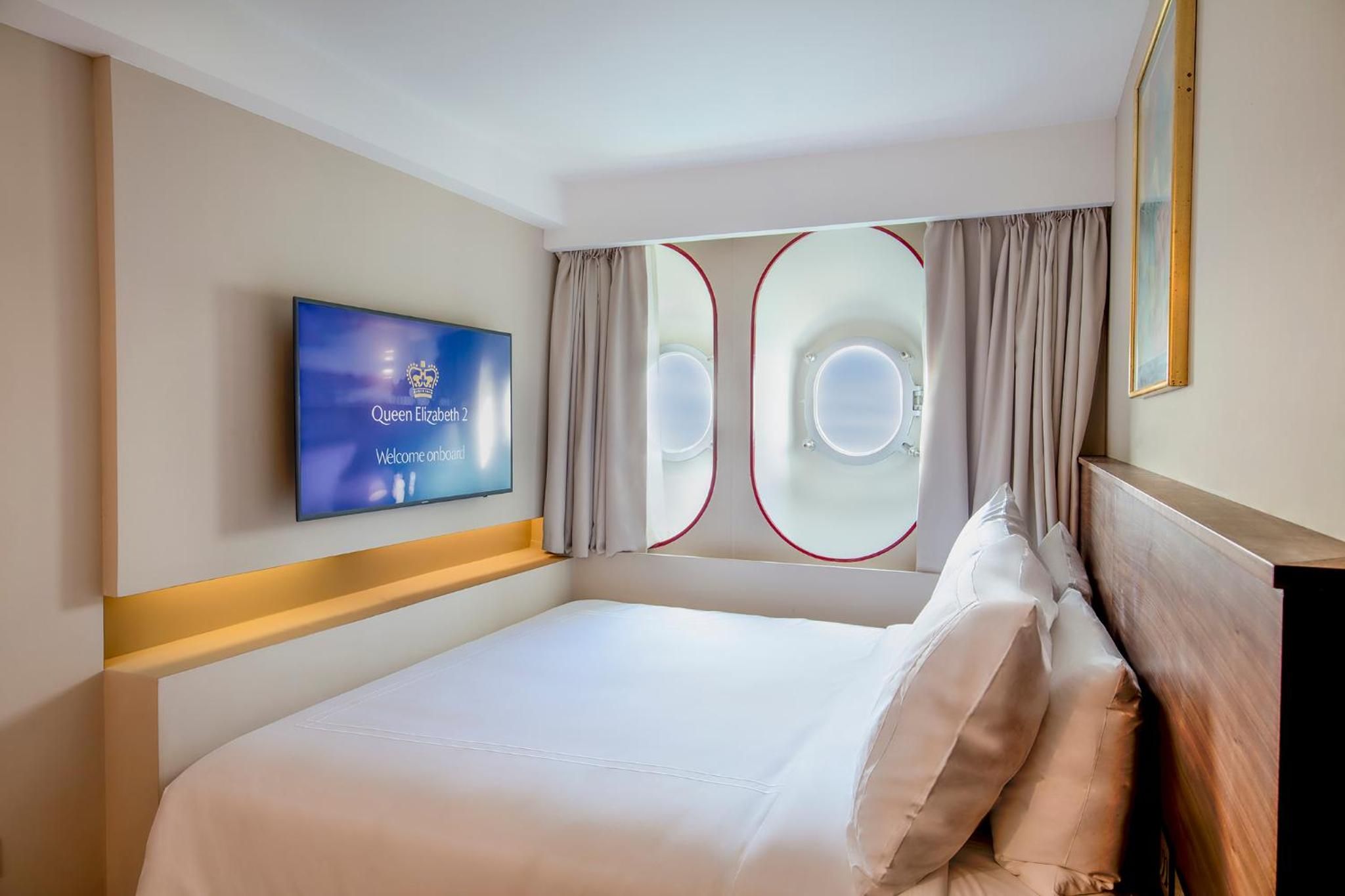undefined Queen Elizabeth 2 Hotel by Accor 2