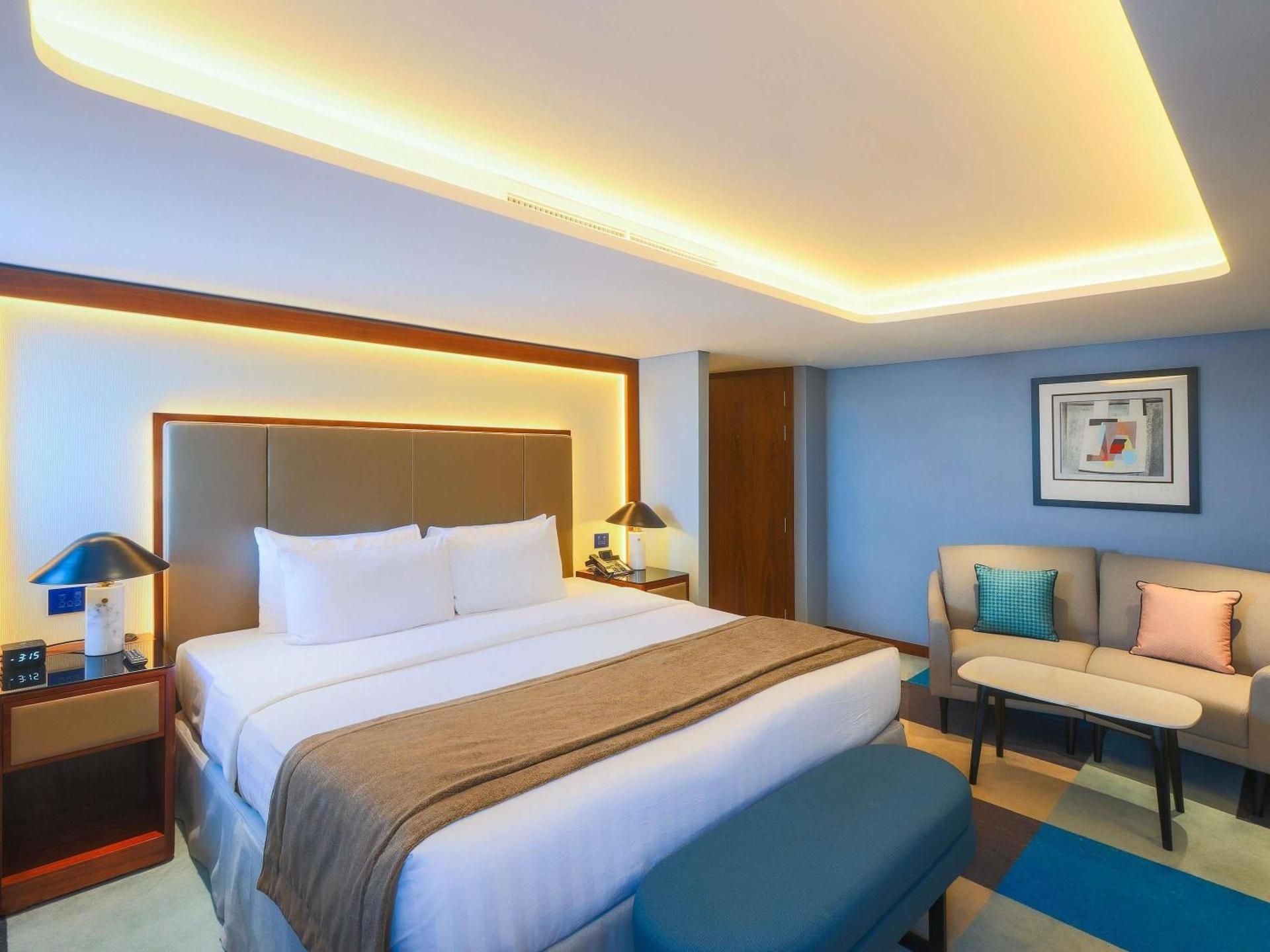 undefined Queen Elizabeth 2 Hotel by Accor 8