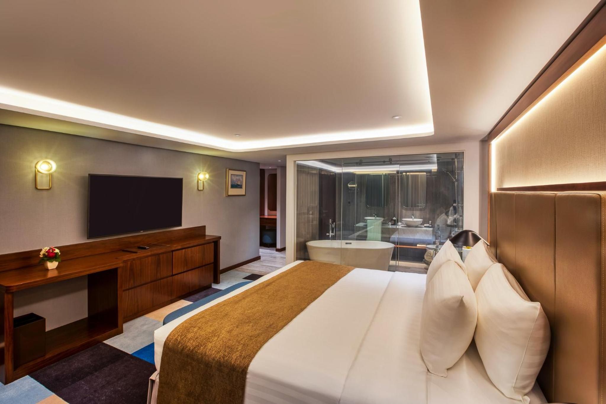 undefined Queen Elizabeth 2 Hotel by Accor 6