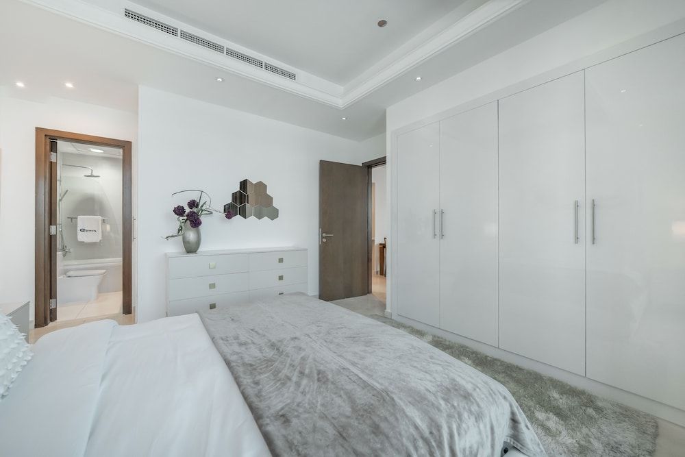 undefined HiGuests - Orra Marina 10