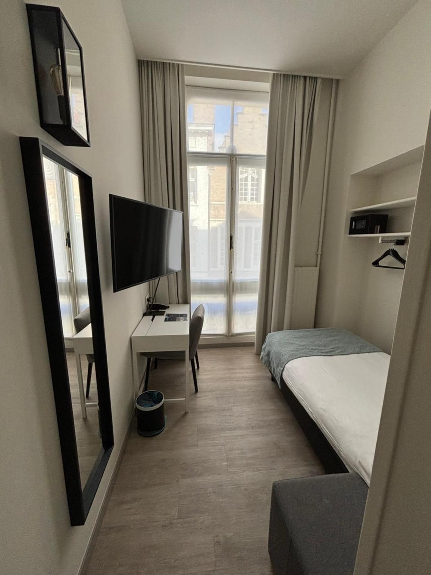 undefined Martin's Brugge 6