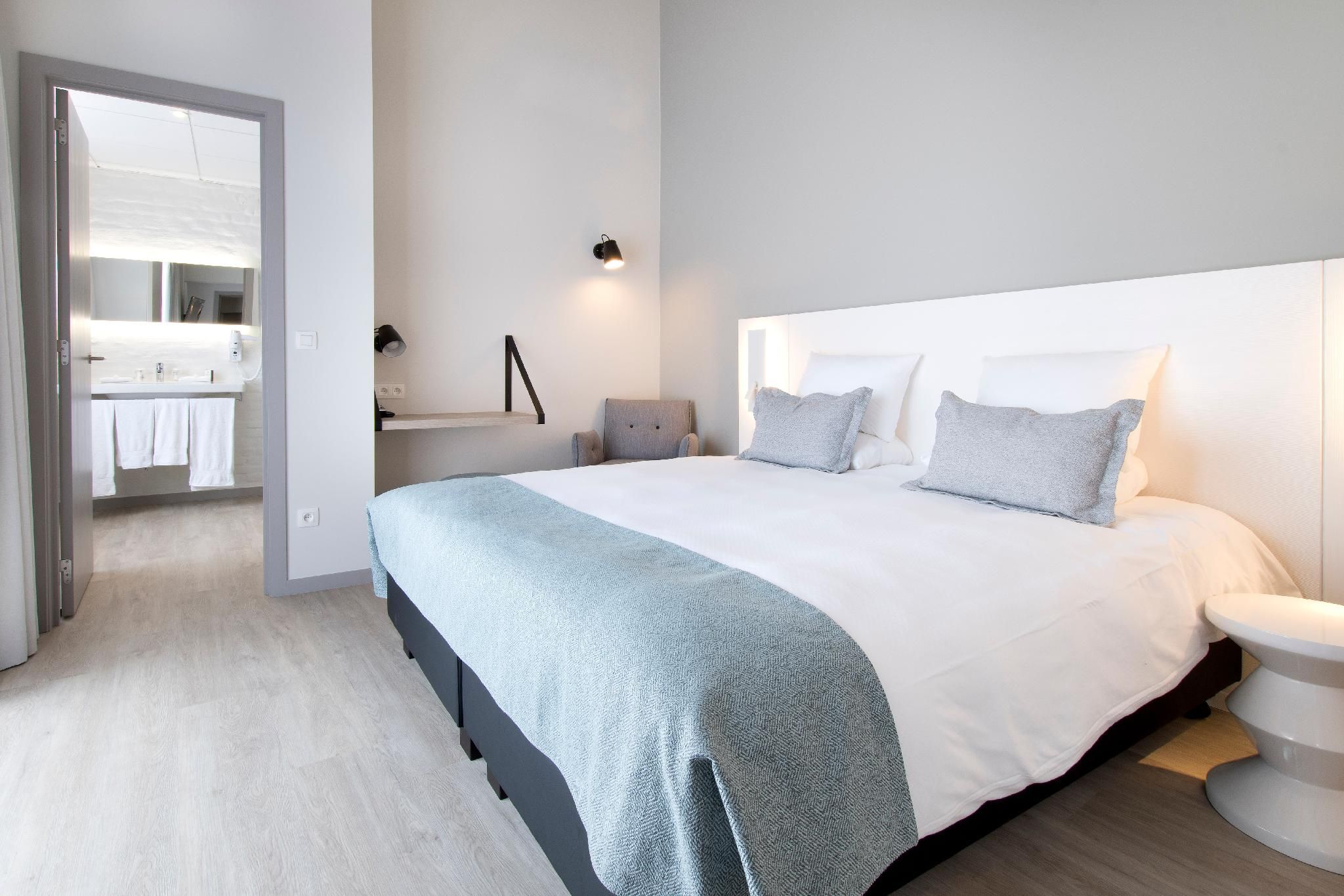 undefined Martin's Brugge 7