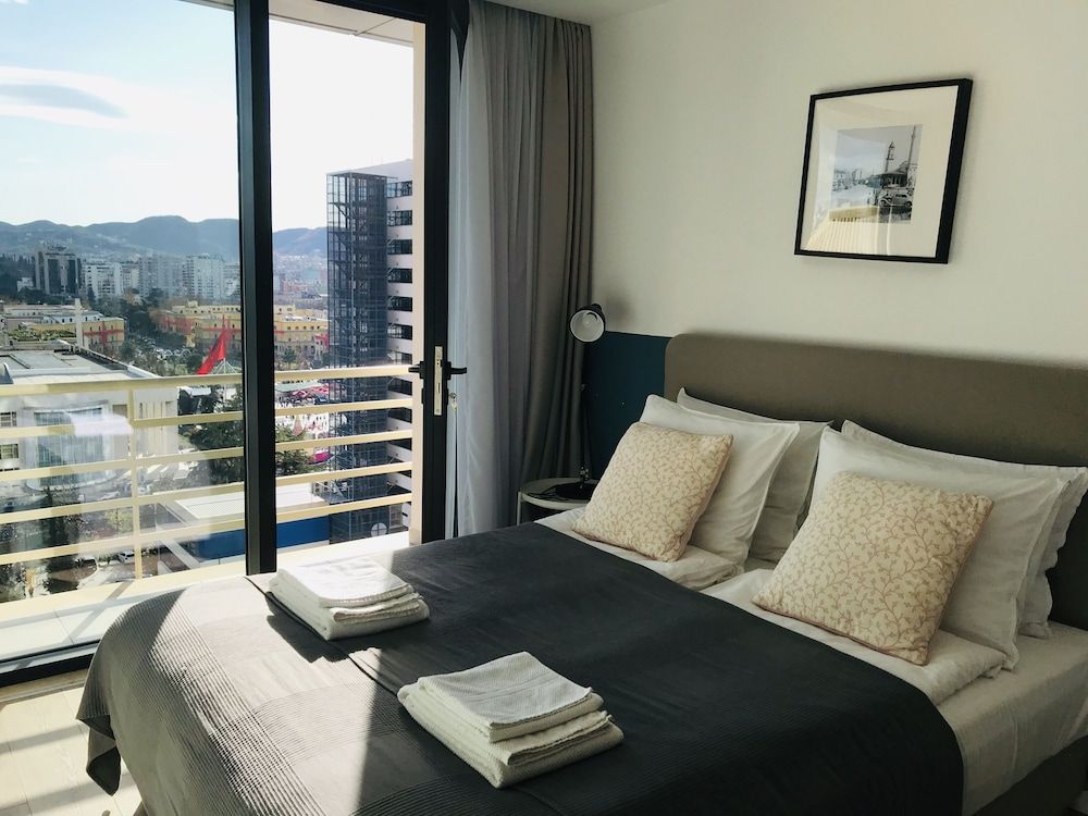 Choose Balkans Apartments Panoramic Room, City View 3