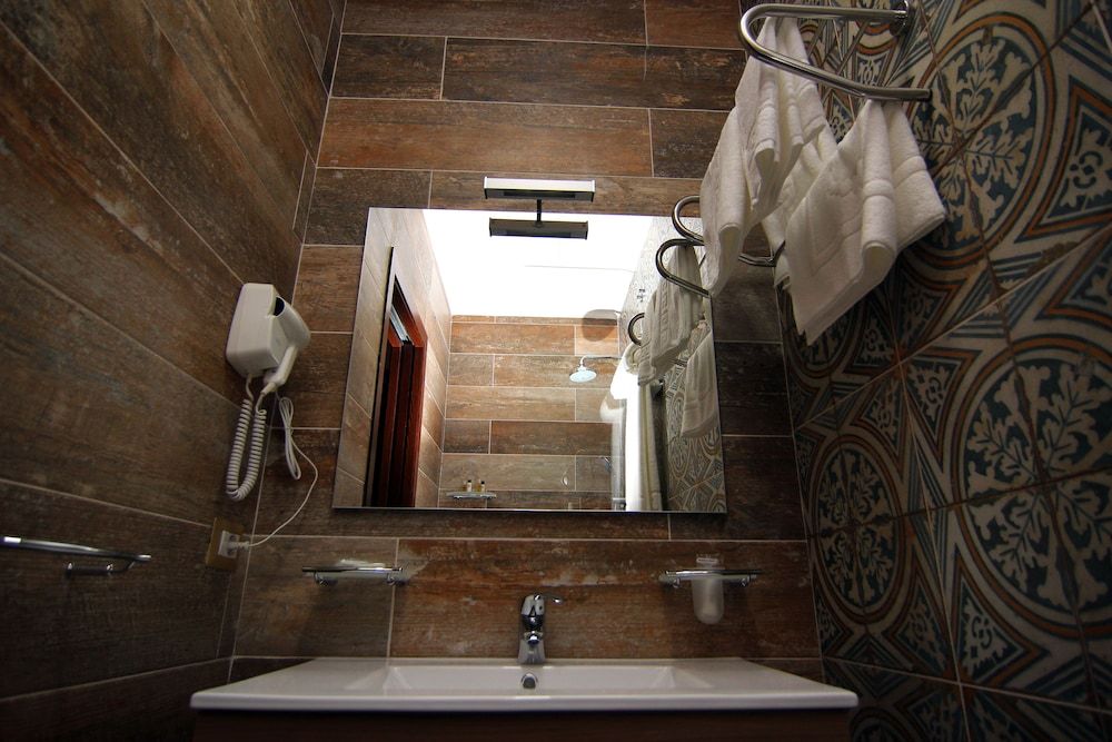 Hotel Boutique Restorant GLORIA Superior Double Room, 1 King Bed, City View 4