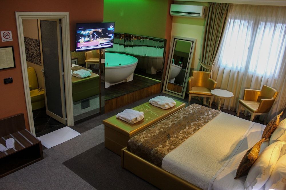 Suite, 1 Queen Bed