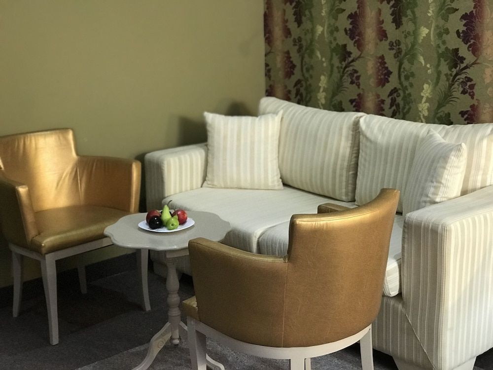 Deluxe Suite, 1 Queen Bed