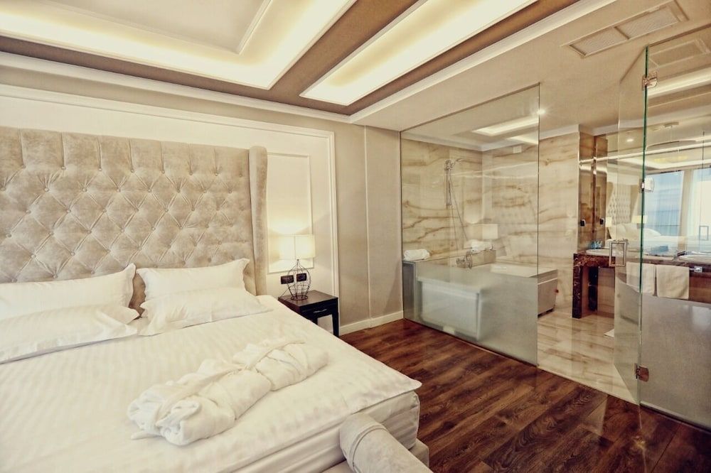 Executive Suite, Sea View
