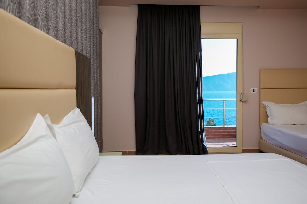 Hotel Aliko Family Room, Sea View 16