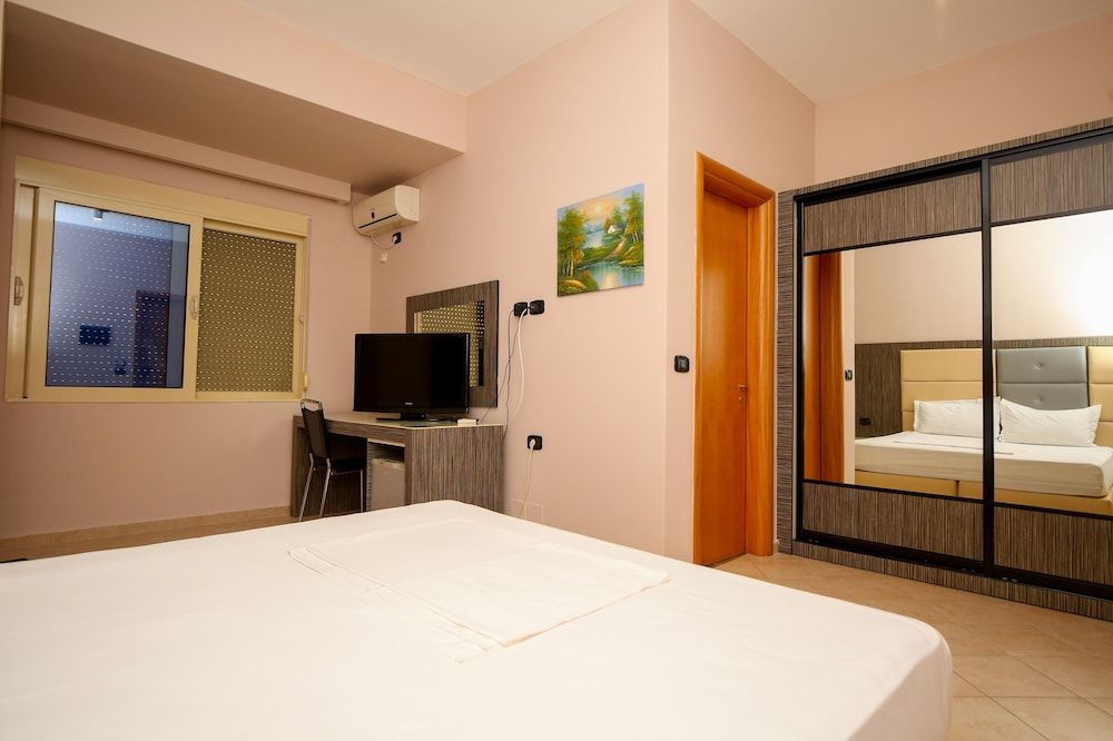 Hotel Aliko Standard Double Room 4