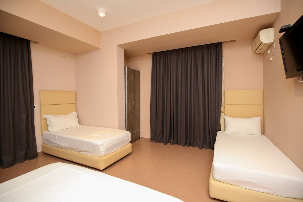 Hotel Aliko Family Room, Sea View 14