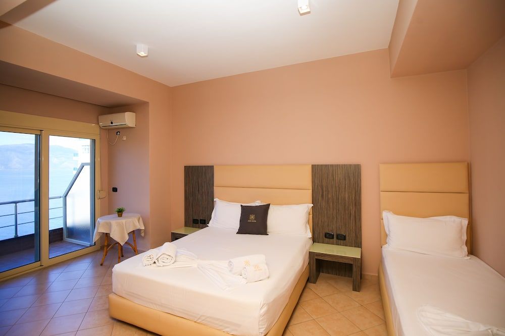 Hotel Aliko Triple Room, Balcony 2