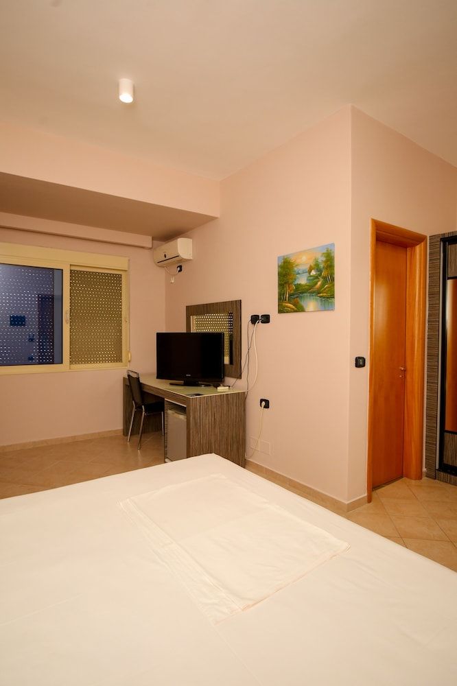 Hotel Aliko Standard Double Room 8