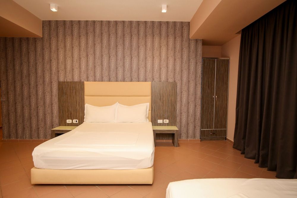 Hotel Aliko Family Room, Sea View 8