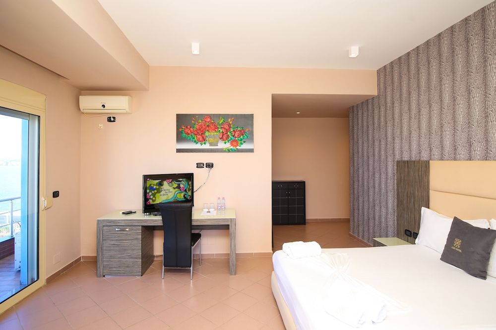 Hotel Aliko Family Room, Sea View 19